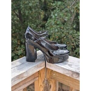 BCBG Platform Heels Black Patent Leather Buckle Strap 8.5 Women's Cyber Goth